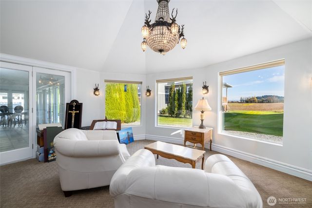 733 Maple Avenue, La Conner, WA 98257