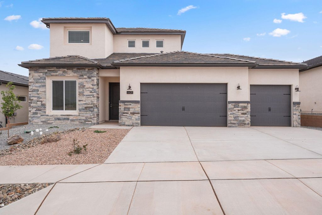 4421 George Loop NE, Rio Rancho, NM 87144