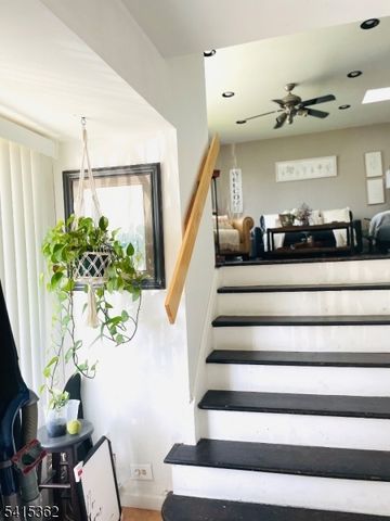 17 Country Club Ln, Elizabeth City, NJ 07208