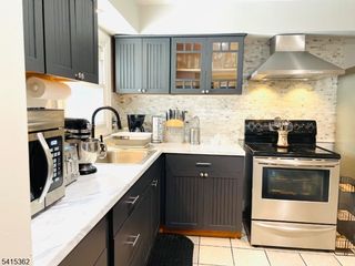 17 Country Club Ln, Elizabeth City, NJ 07208