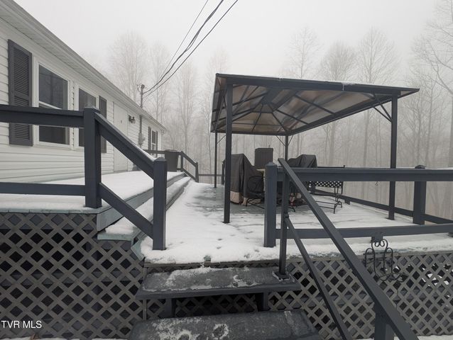 4887 The Lake Road, Clintwood, VA 24228