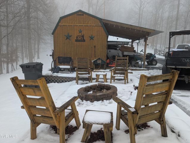 4887 The Lake Road, Clintwood, VA 24228