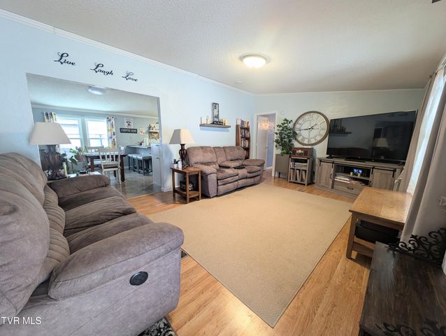 4887 The Lake Road, Clintwood, VA 24228