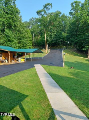 4887 The Lake Road, Clintwood, VA 24228