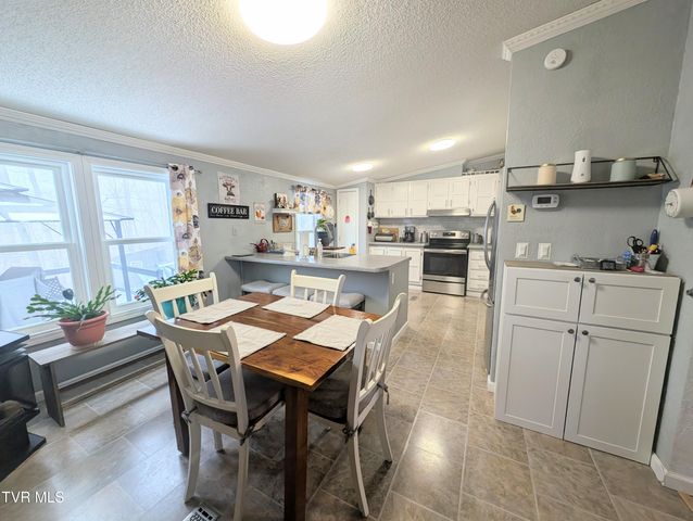 4887 The Lake Road, Clintwood, VA 24228