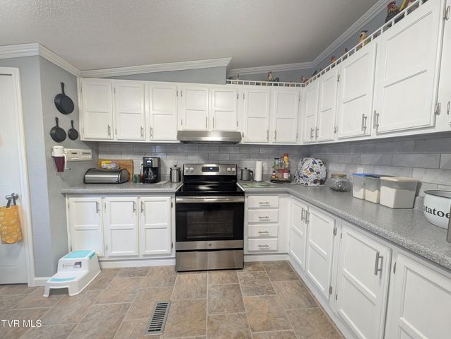 4887 The Lake Road, Clintwood, VA 24228