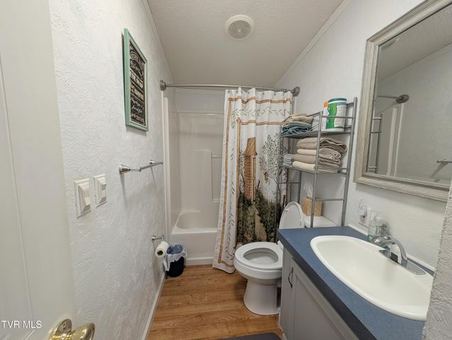 4887 The Lake Road, Clintwood, VA 24228