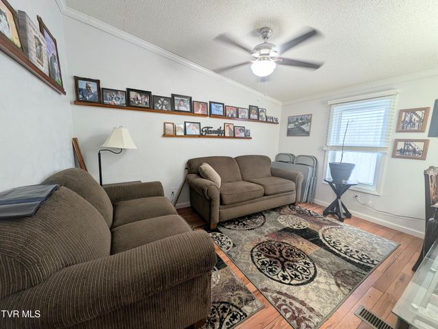 4887 The Lake Road, Clintwood, VA 24228