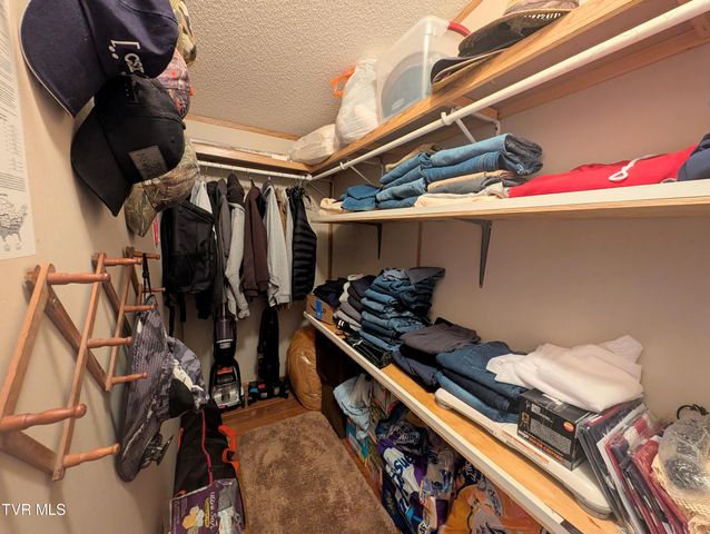 4887 The Lake Road, Clintwood, VA 24228