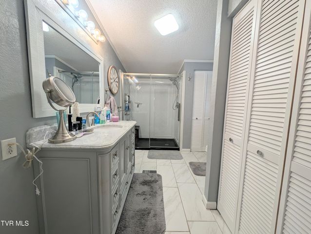 4887 The Lake Road, Clintwood, VA 24228