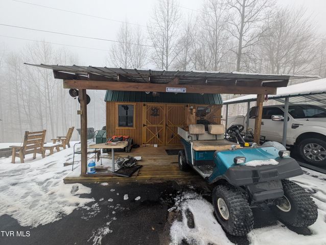 4887 The Lake Road, Clintwood, VA 24228