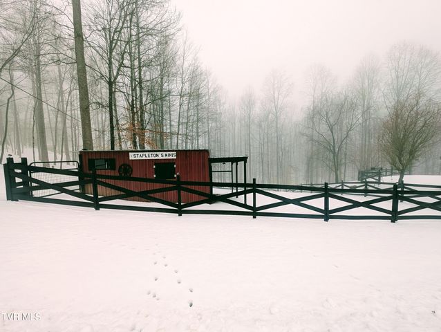 4887 The Lake Road, Clintwood, VA 24228