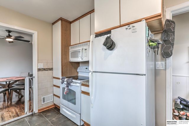 2007 N 71 Street, Omaha, NE 68104