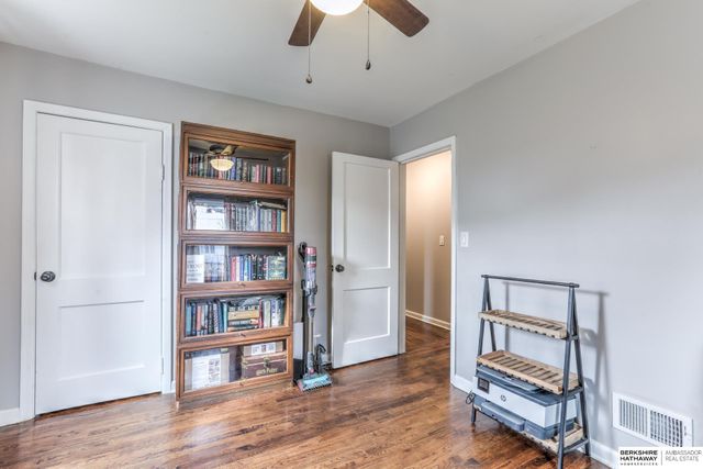 2007 N 71 Street, Omaha, NE 68104