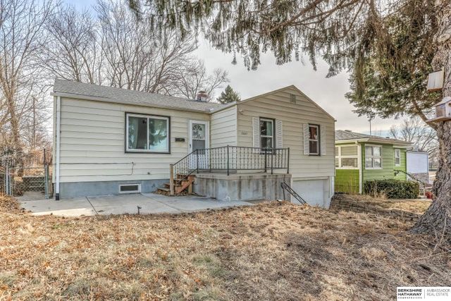 2007 N 71 Street, Omaha, NE 68104