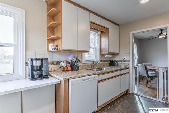 2007 N 71 Street, Omaha, NE 68104