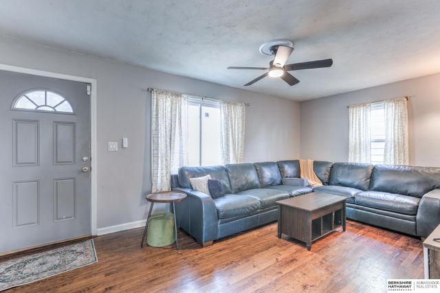 2007 N 71 Street, Omaha, NE 68104