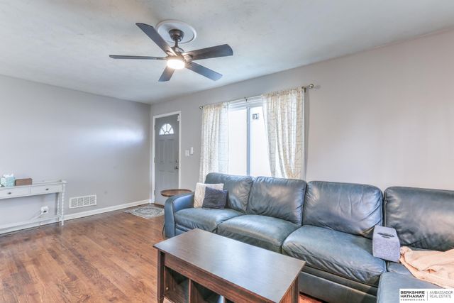 2007 N 71 Street, Omaha, NE 68104