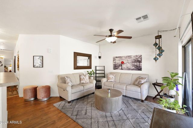 868 E Savannah Drive, Chandler, AZ 85225
