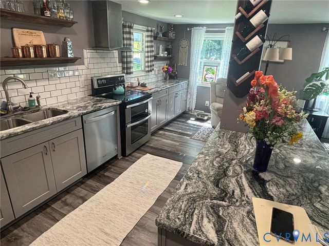 6508 Washington Rd, Quinton, VA 23141