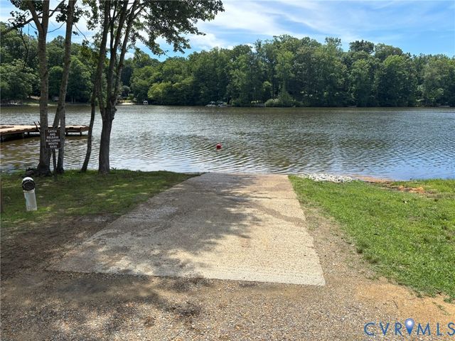 6508 Washington Rd, Quinton, VA 23141