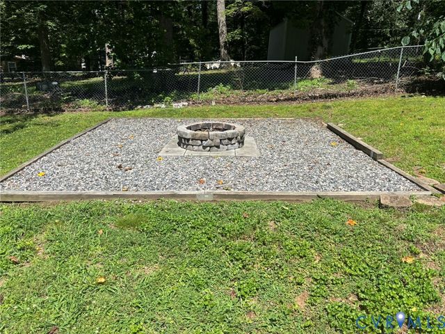 6508 Washington Rd, Quinton, VA 23141