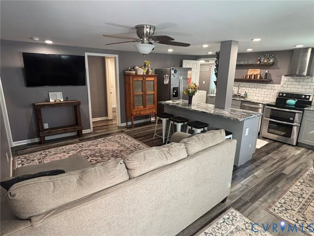 6508 Washington Rd, Quinton, VA 23141
