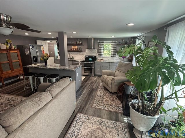 6508 Washington Rd, Quinton, VA 23141