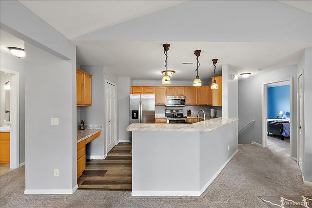 27204 Chantel Drive, Walled Lake, MI 48390
