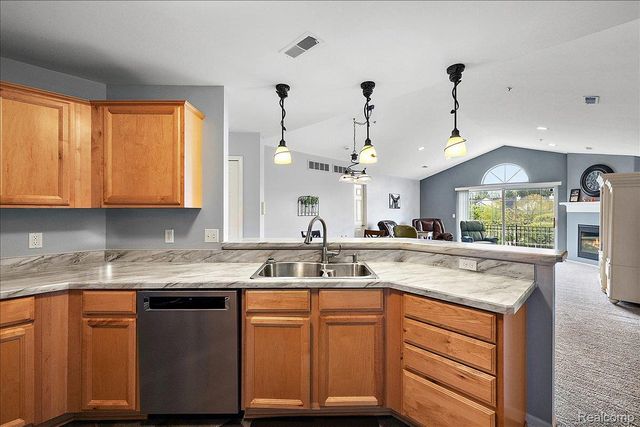 27204 Chantel Drive, Walled Lake, MI 48390