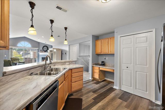 27204 Chantel Drive, Walled Lake, MI 48390