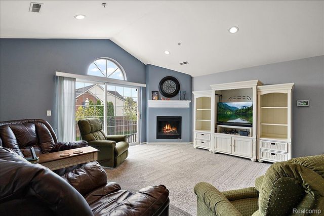 27204 Chantel Drive, Walled Lake, MI 48390