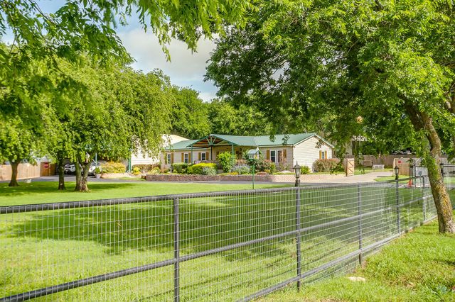 4500 Highland Trail, Joshua, TX 76058