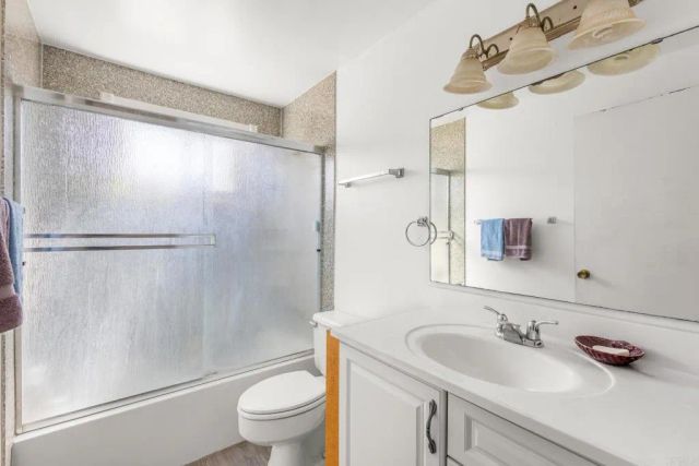 643 Hillward St., Escondido, CA 92027