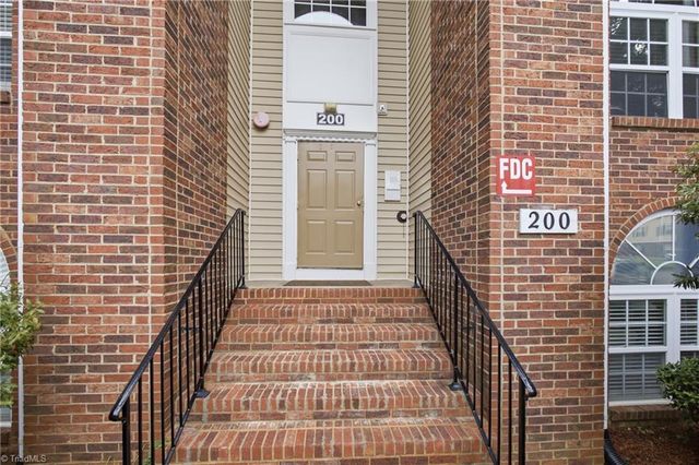 223 Mill Pond Drive, Winston-salem, NC 27106