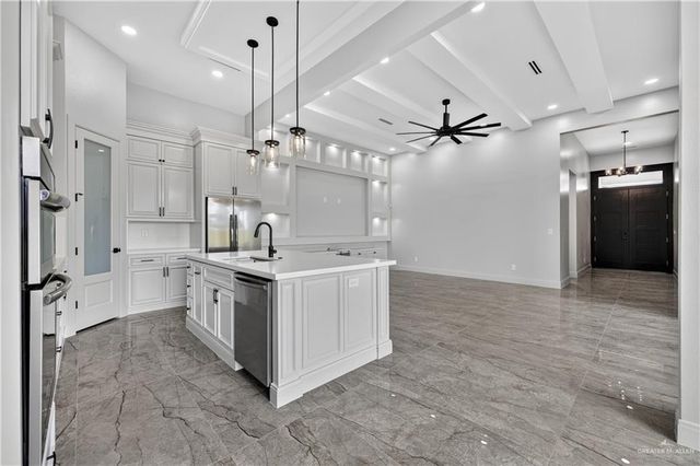 8006 N 49th Lane, Mcallen, TX 78504