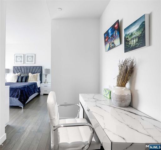 800 Ave At Port Imperial 910, Weehawken, NJ 07086