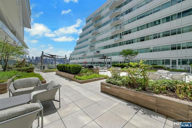 800 Ave At Port Imperial 910, Weehawken, NJ 07086