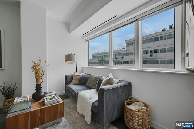 800 Ave At Port Imperial 910, Weehawken, NJ 07086