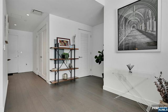 800 Ave At Port Imperial 910, Weehawken, NJ 07086