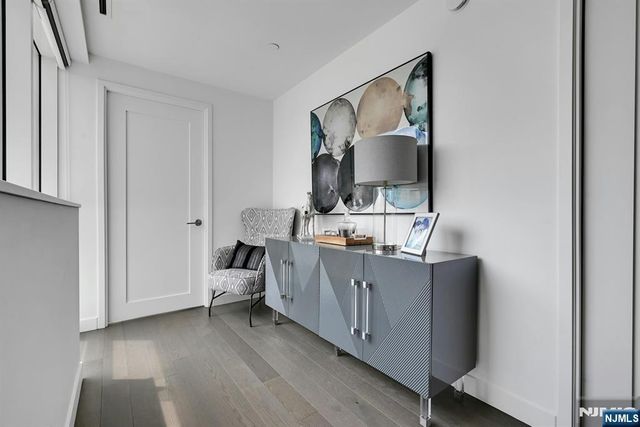 800 Ave At Port Imperial 910, Weehawken, NJ 07086