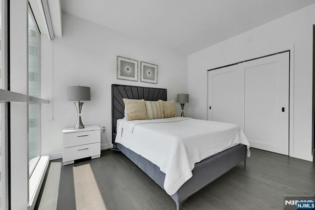800 Ave At Port Imperial 910, Weehawken, NJ 07086