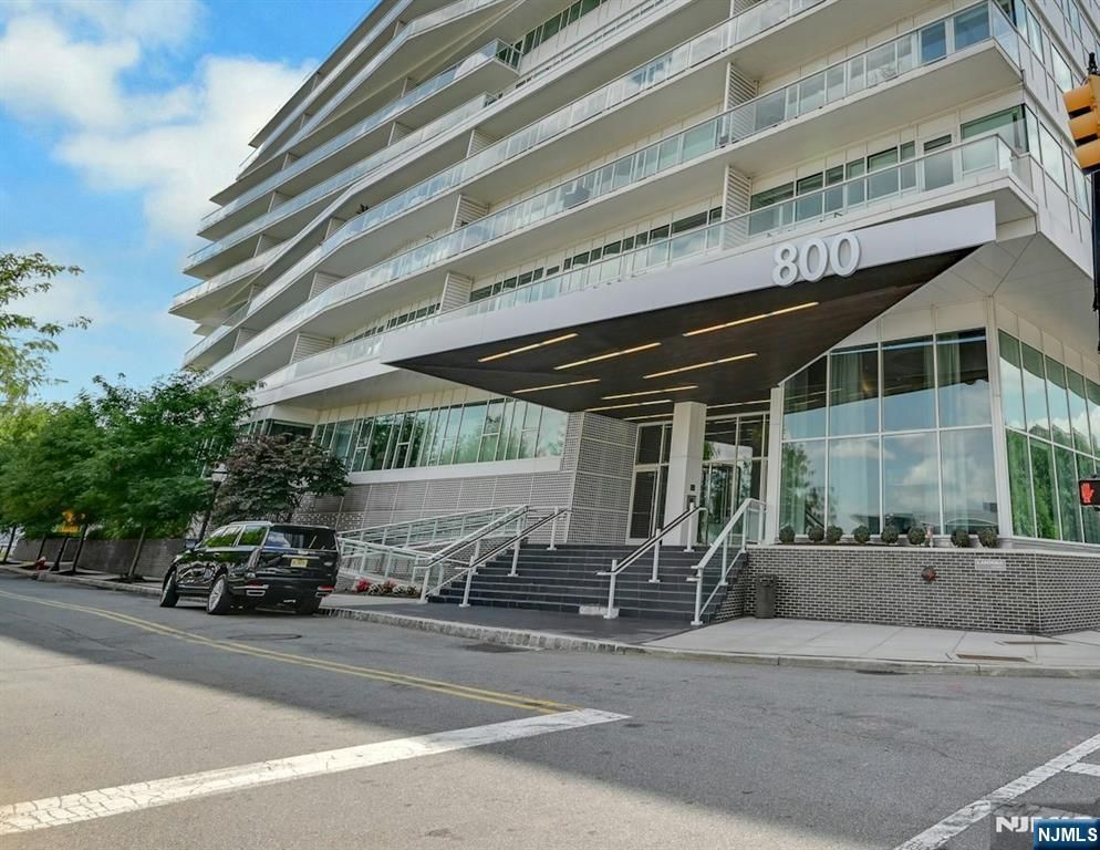 800 Ave At Port Imperial 910, Weehawken, NJ 07086
