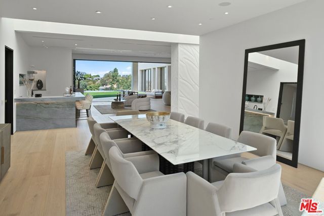 455 Castle Place, Beverly Hills, CA 90210