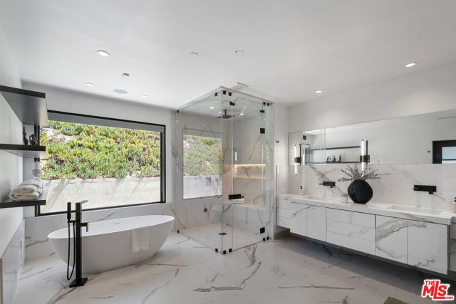 455 Castle Place, Beverly Hills, CA 90210