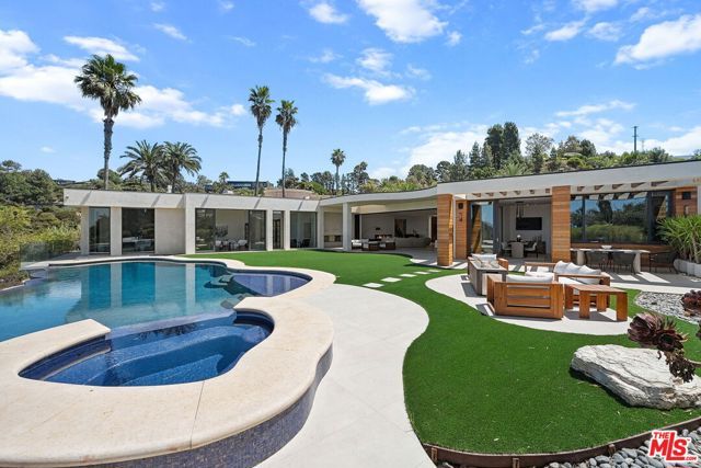 455 Castle Place, Beverly Hills, CA 90210