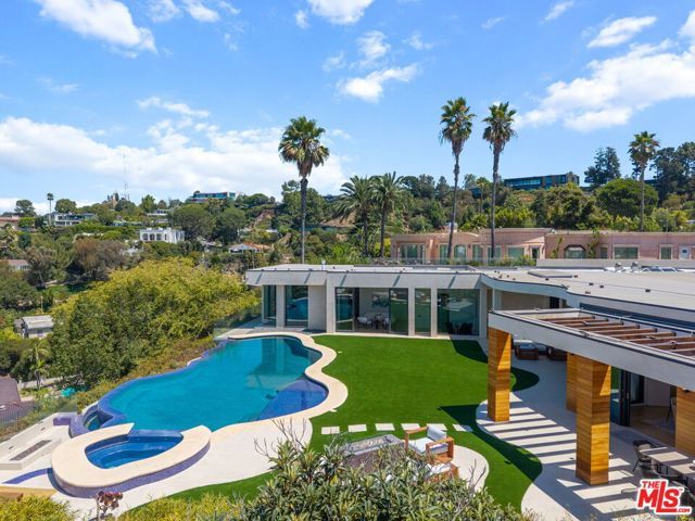 455 Castle Place, Beverly Hills, CA 90210