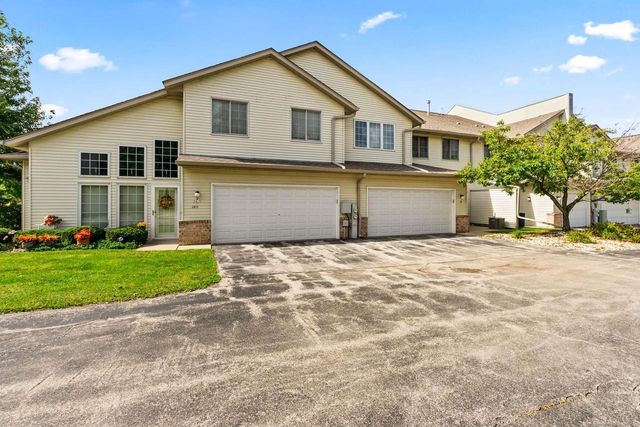 2415 Fox River PARKWAY #H, Waukesha, WI 53189