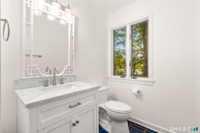 732 Den Road, Stamford, CT 06903