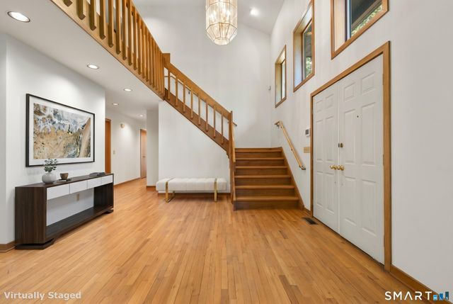 732 Den Road, Stamford, CT 06903